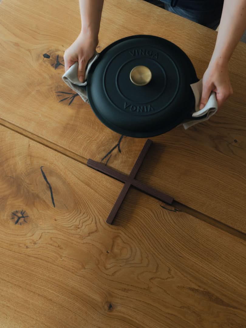 TEAM 7 echt.zeit table in natural oak. photo: TEAM 7 - Available in Canada at The Mattress & Sleep Co.