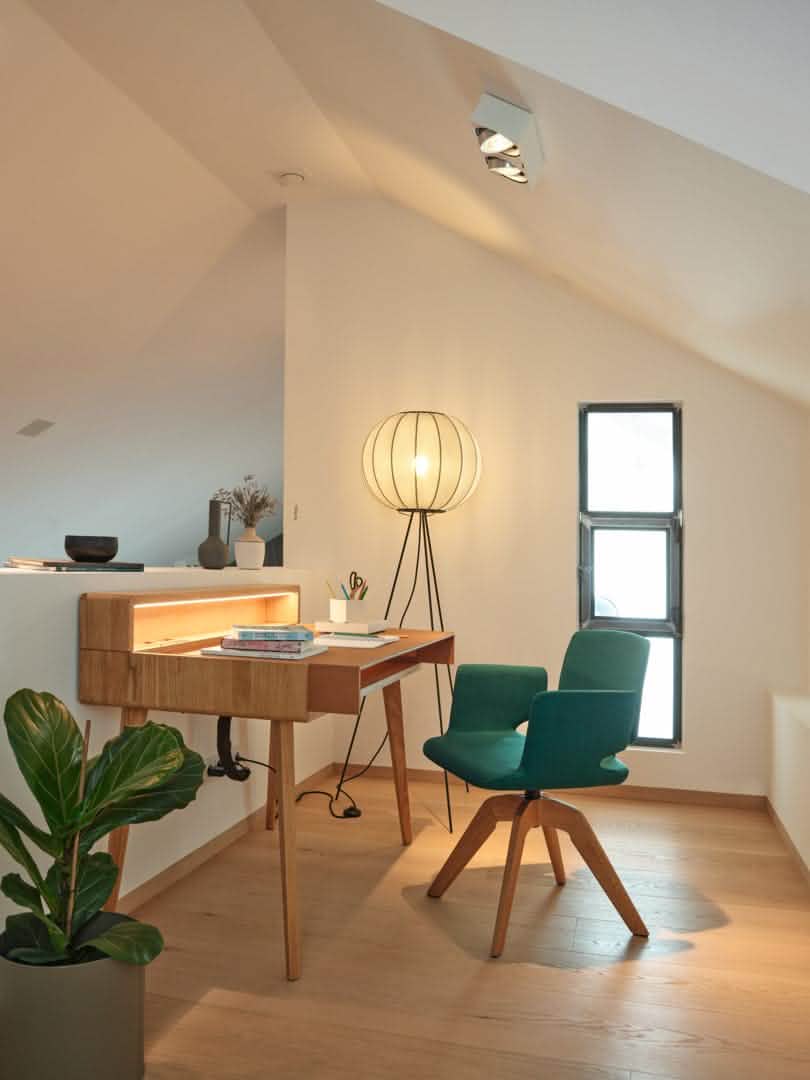 TEAM 7 sol writing desk. photo: TEAM 7 - Available in Canada at The Mattress & Sleep Co.