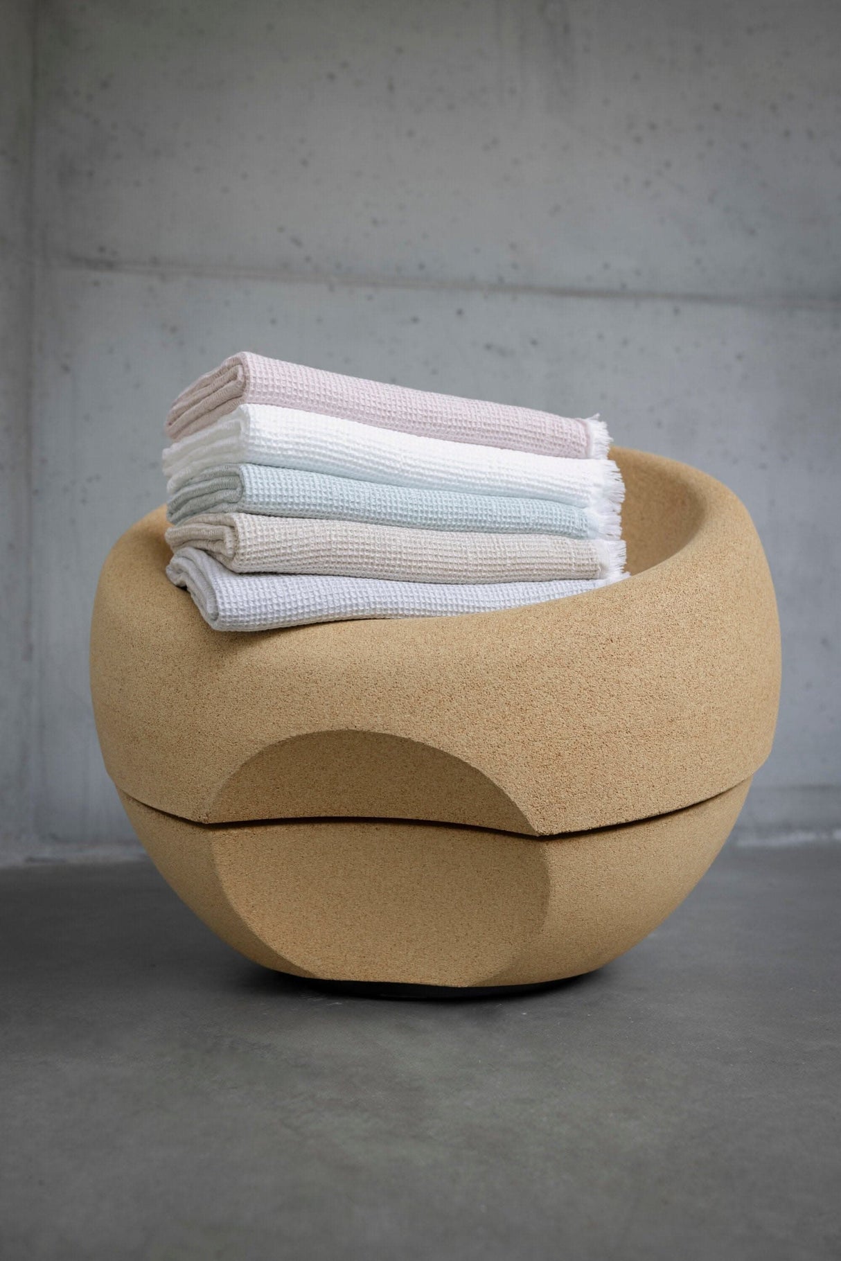 A&H Bees Towels from top-to-bottom: 518 Primrose, 100 White, 210 Aqua, 770 Linen and 992 Platinum