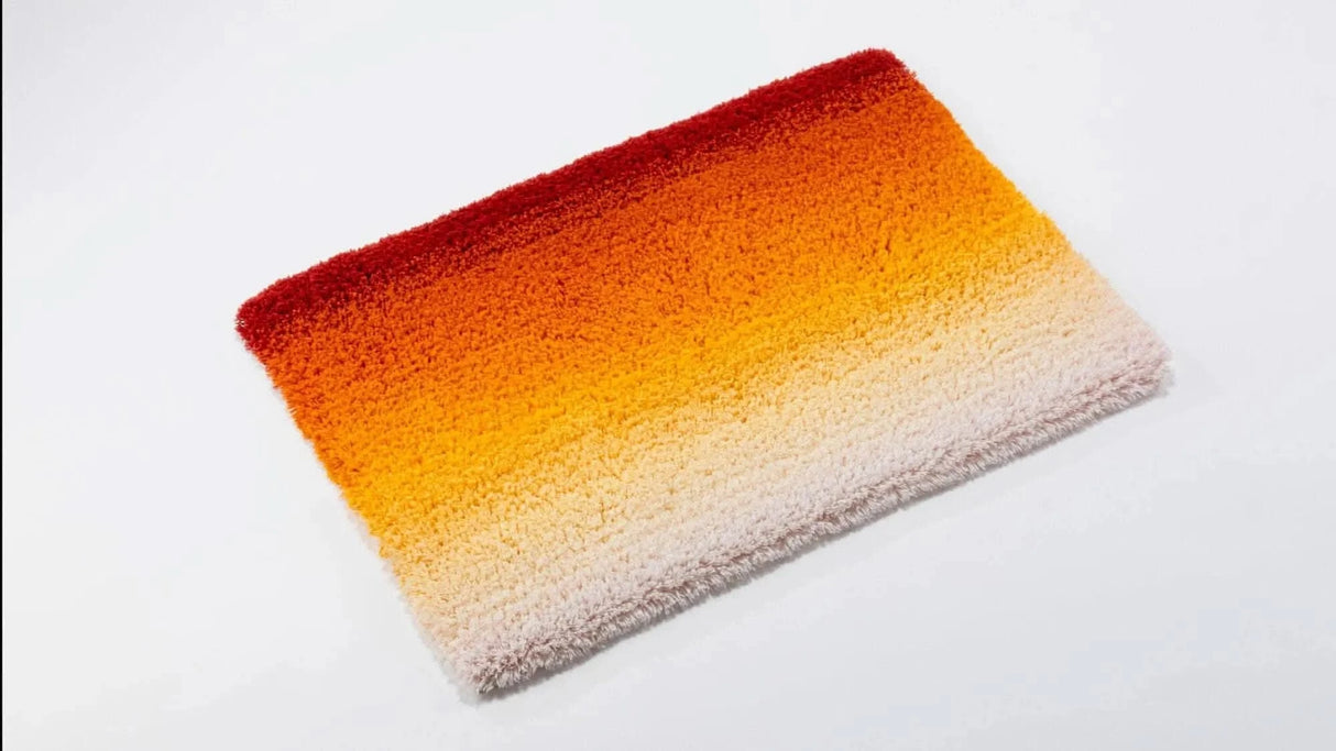 Aurore Bath Rug in 564 Carmin