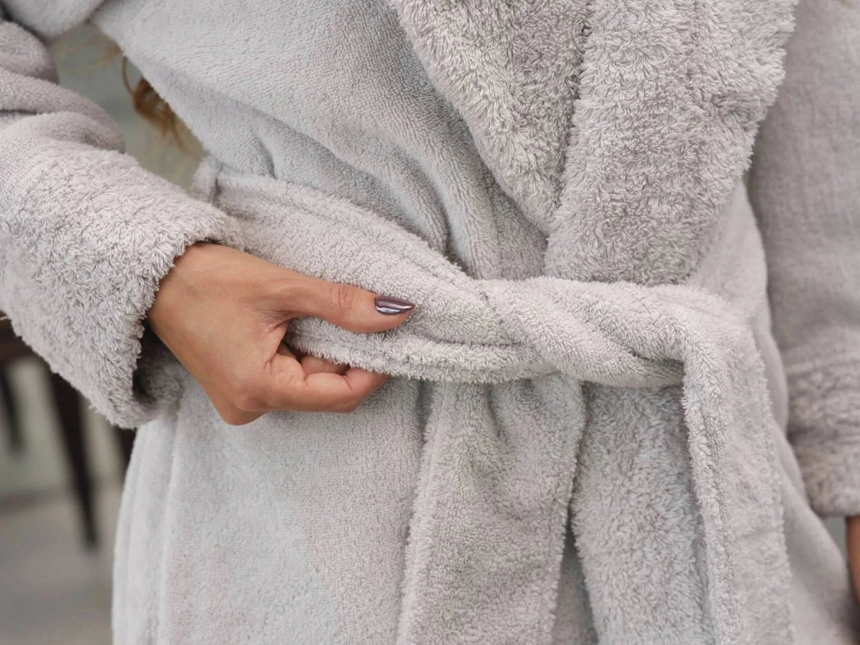 A&H Comfy Robe in 950 Cloud