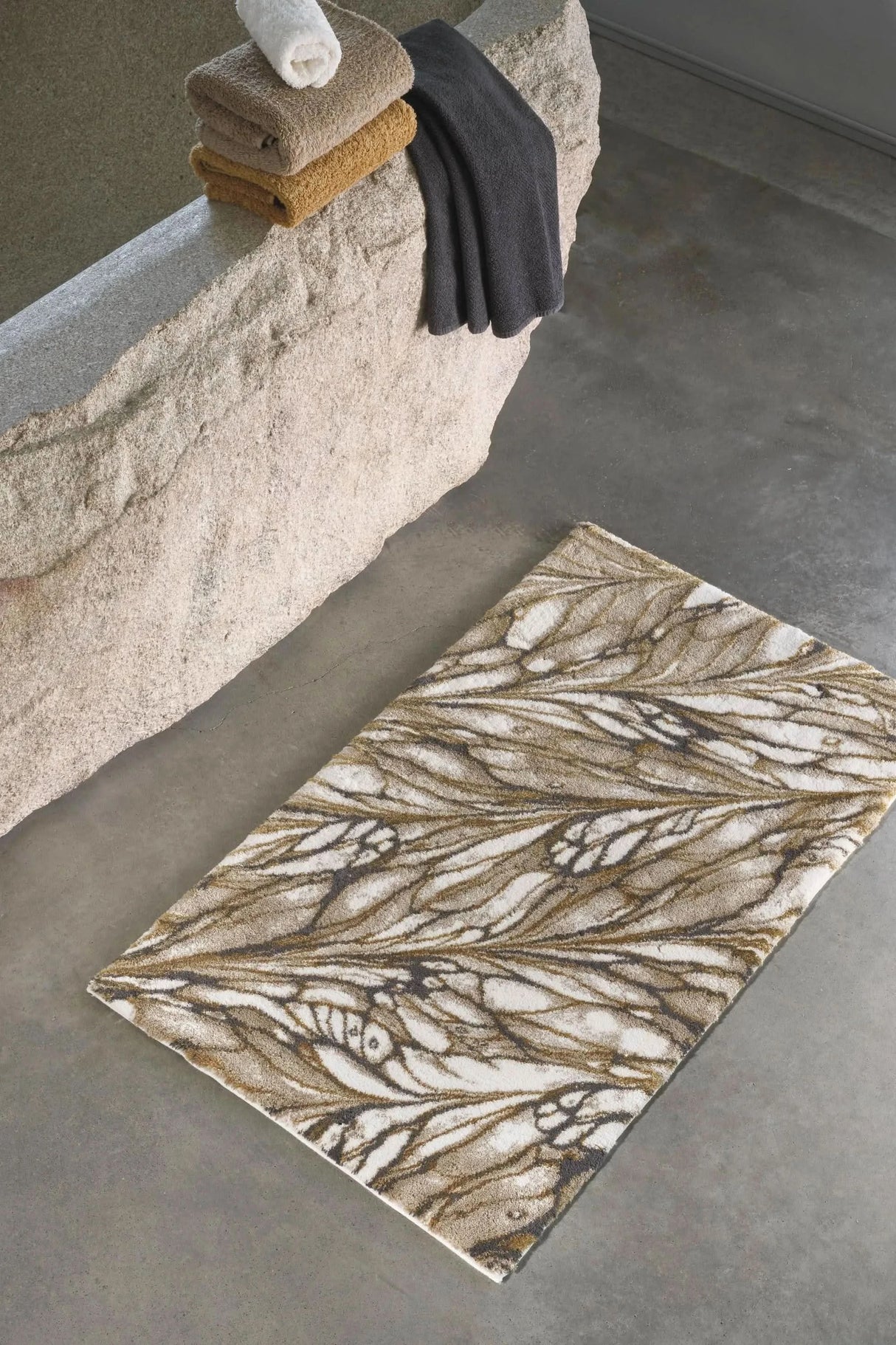 A&H Diane Bath Rug, 27 x 47" w/ non-slip backing