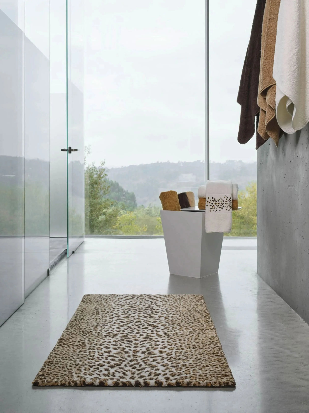 A&H Feline Bath Rug, 100% Giza Egyptian Cotton Long Staple. Two available sizes