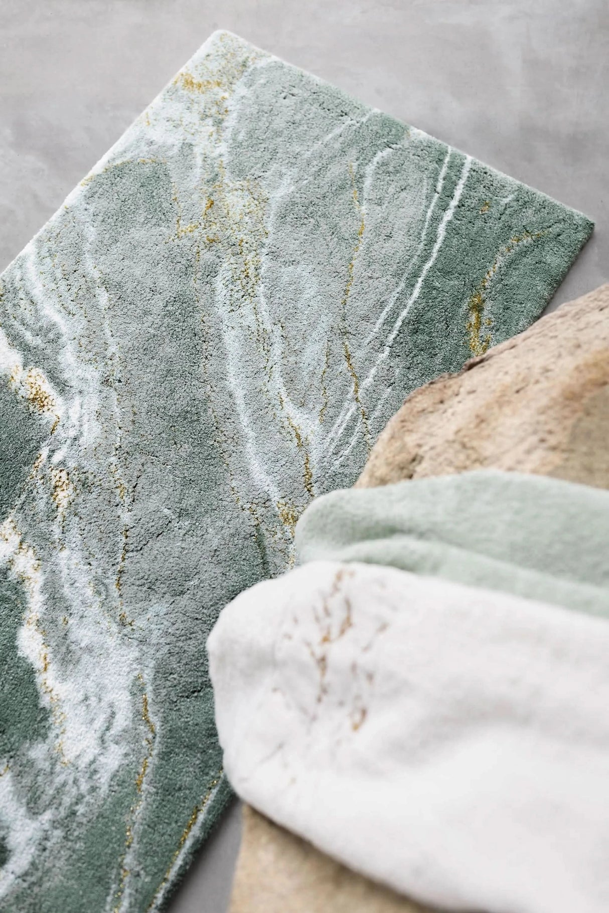 A&H Lipari Bath Rug, 27 x 47" w/ non-slip backing