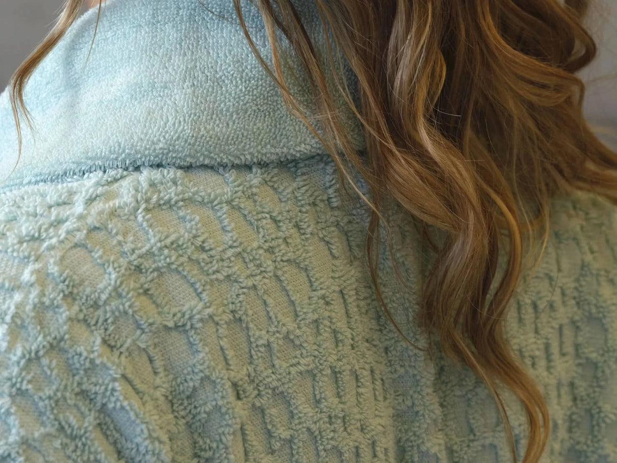 A&H Lodge Robe in 235 Ice