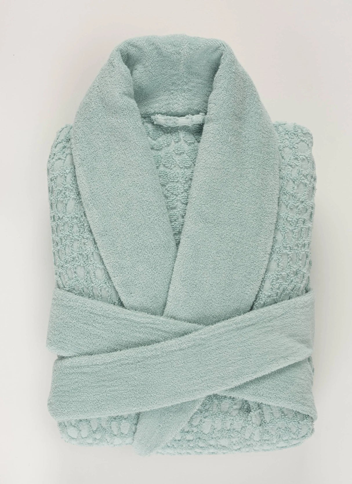 A&H Lodge Robe in 235 Ice