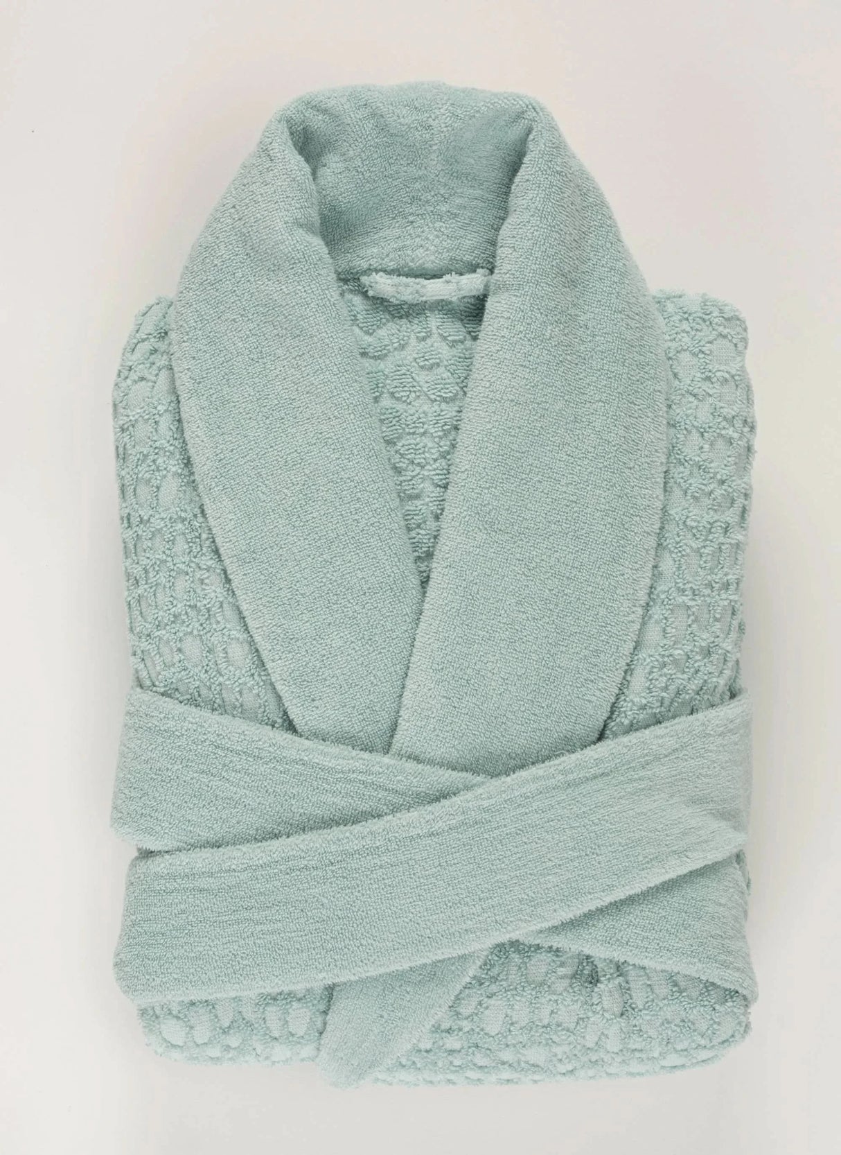 A&H Lodge Robe in 235 Ice