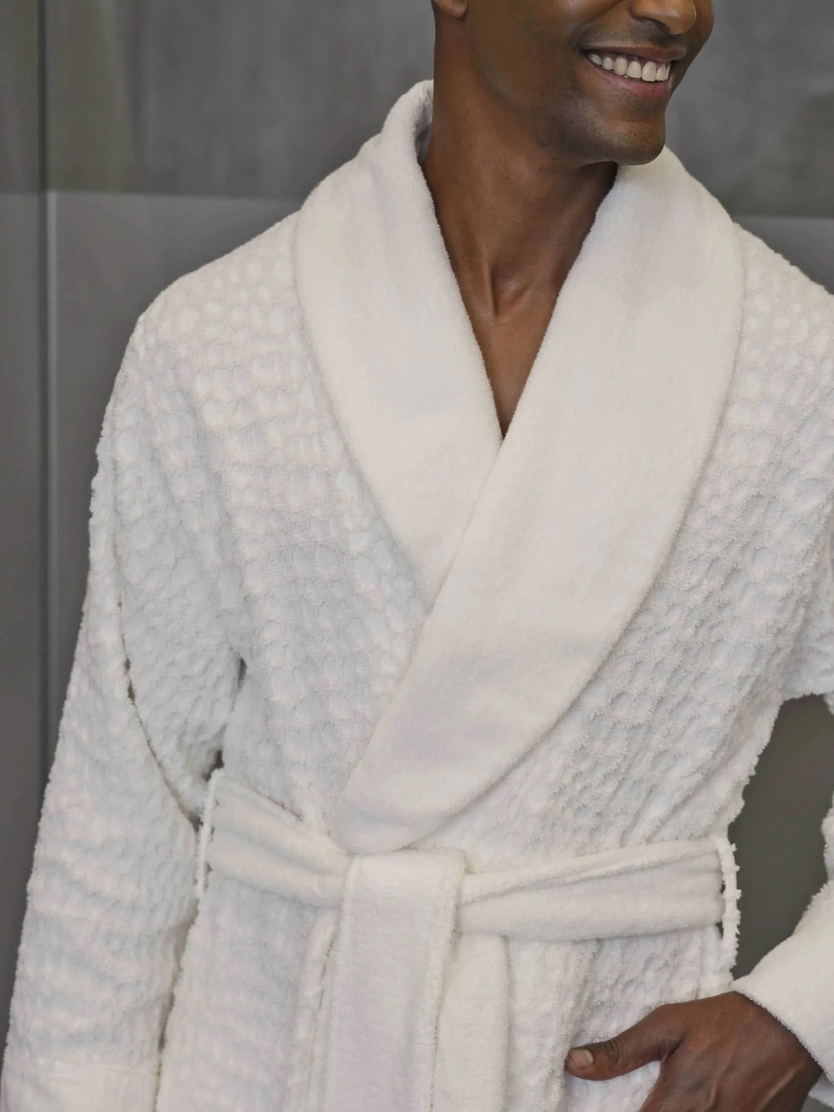 A&H Lodge Robe in 103 Ivory