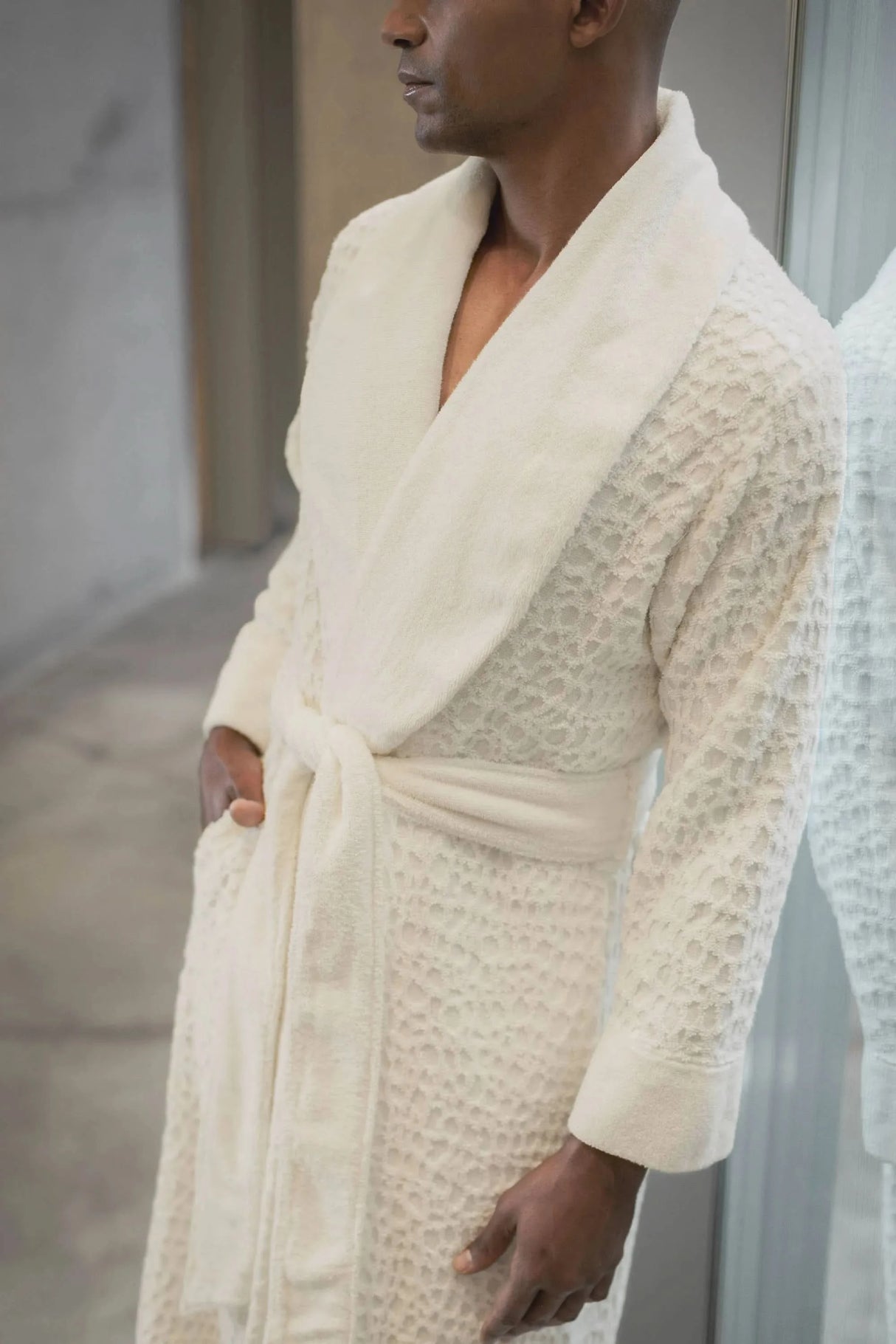 A&H Lodge Robe in 103 Ivory