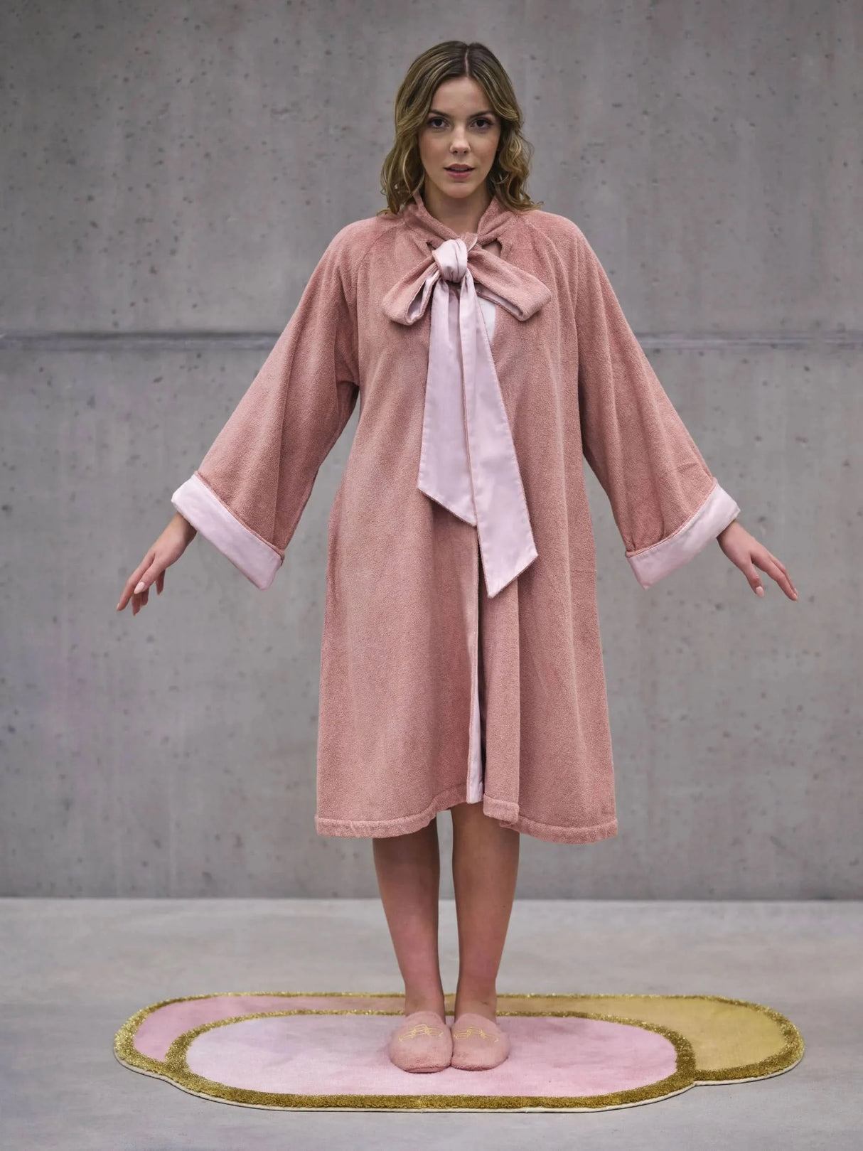 A&H Palacio Robes feature A&H 515 Rosette terry, double-faced with Celso de Lemos Secret sateen. Both fabrics are made from 100% Giza Egyptian Cotton Extra-Long Staple