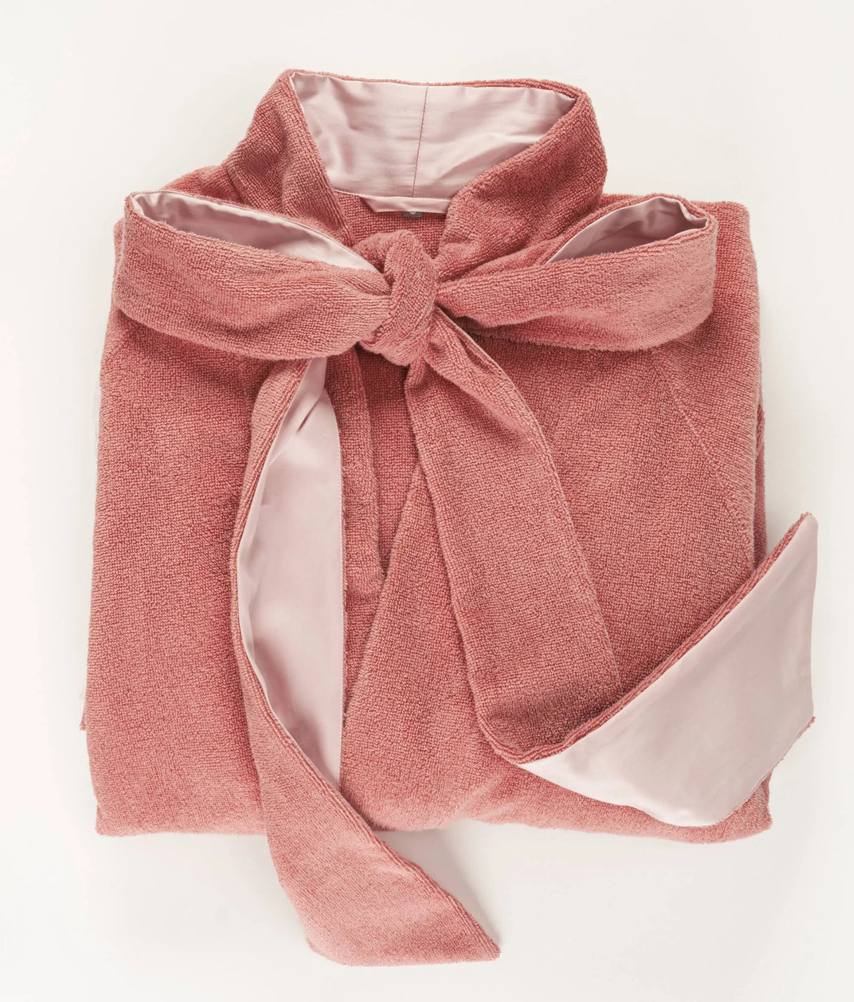 A&H Palacio Robes feature A&H 515 Rosette terry, double-faced with Celso de Lemos Secret sateen. Both fabrics are made from 100% Giza Egyptian Cotton Extra-Long Staple