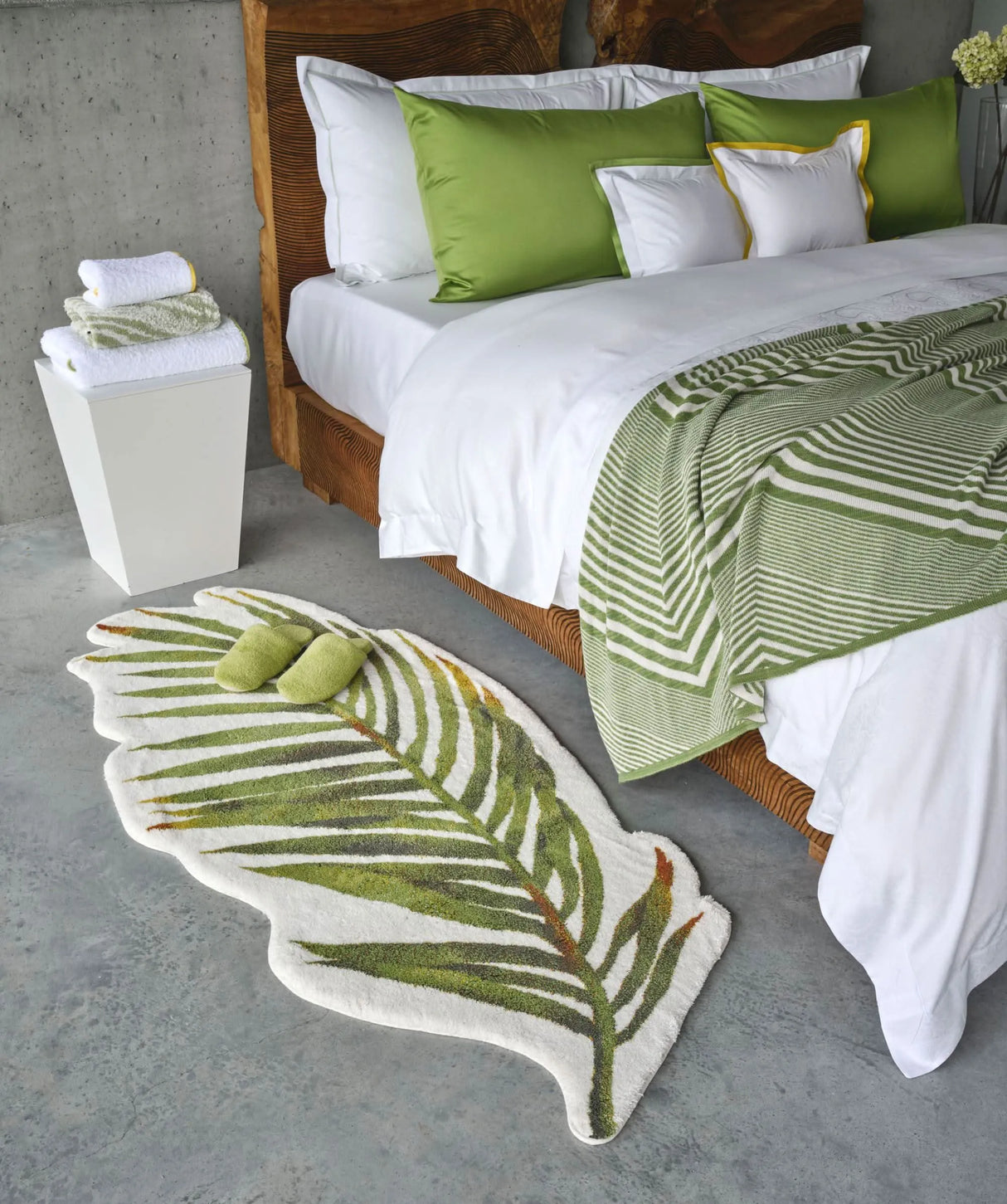 A&H Palm Bath Rug in 165 Apple Green. 1,900 gsm 31 x 63"