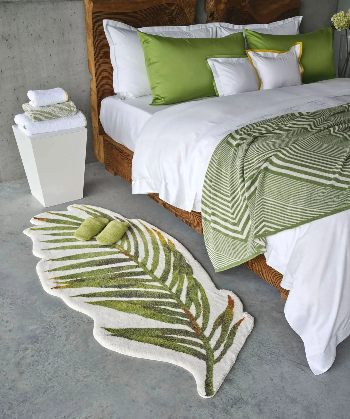 A&H Palm Bath Rug in 165 Apple Green. 1,900 gsm 31 x 63"