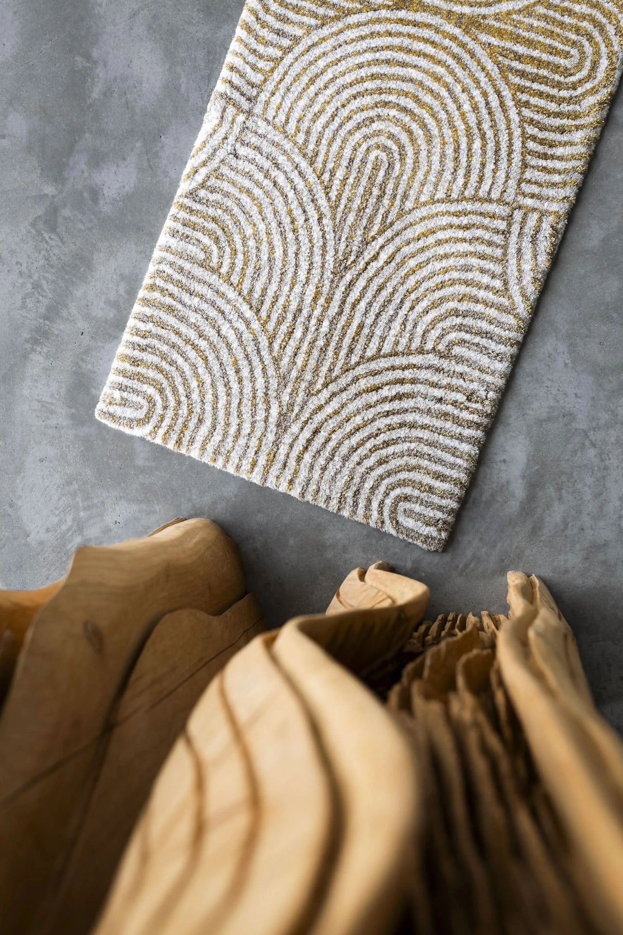 A&H Petal Bath Rug in 770 Linen