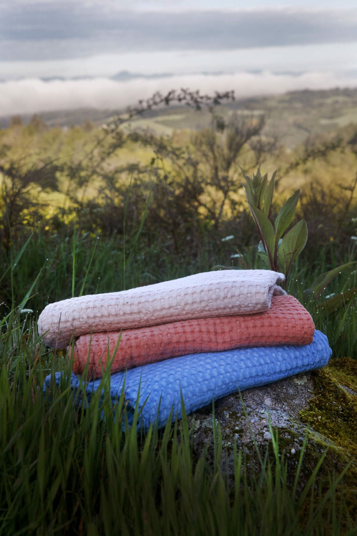 A&H Pousada Waffle Towels (top-to-bottom) in 610 Nude, 638 Chili and 364 Regatta