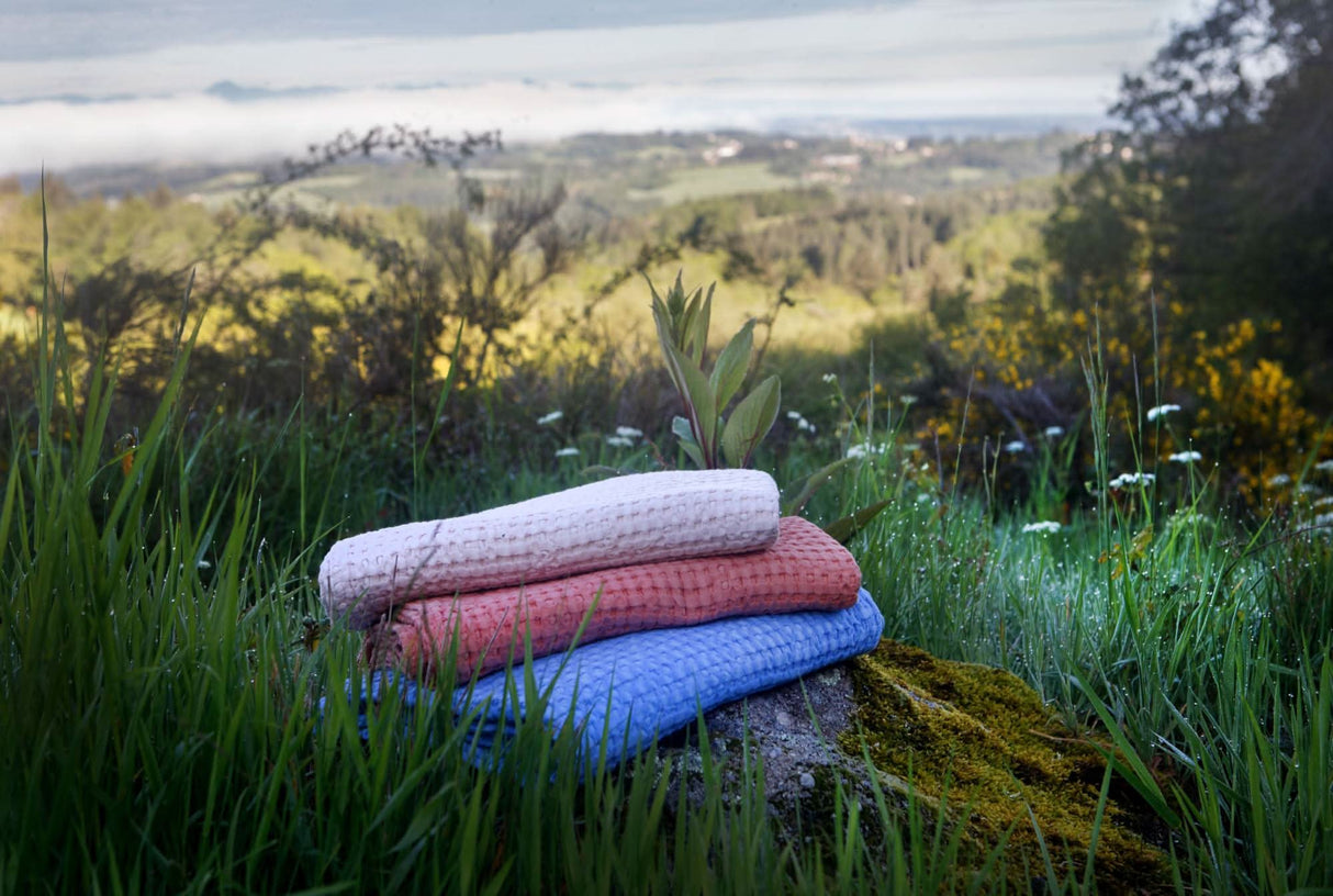 A&H Pousada Waffle Towels (top-to-bottom) in 610 Nude, 638 Chili and 364 Regatta