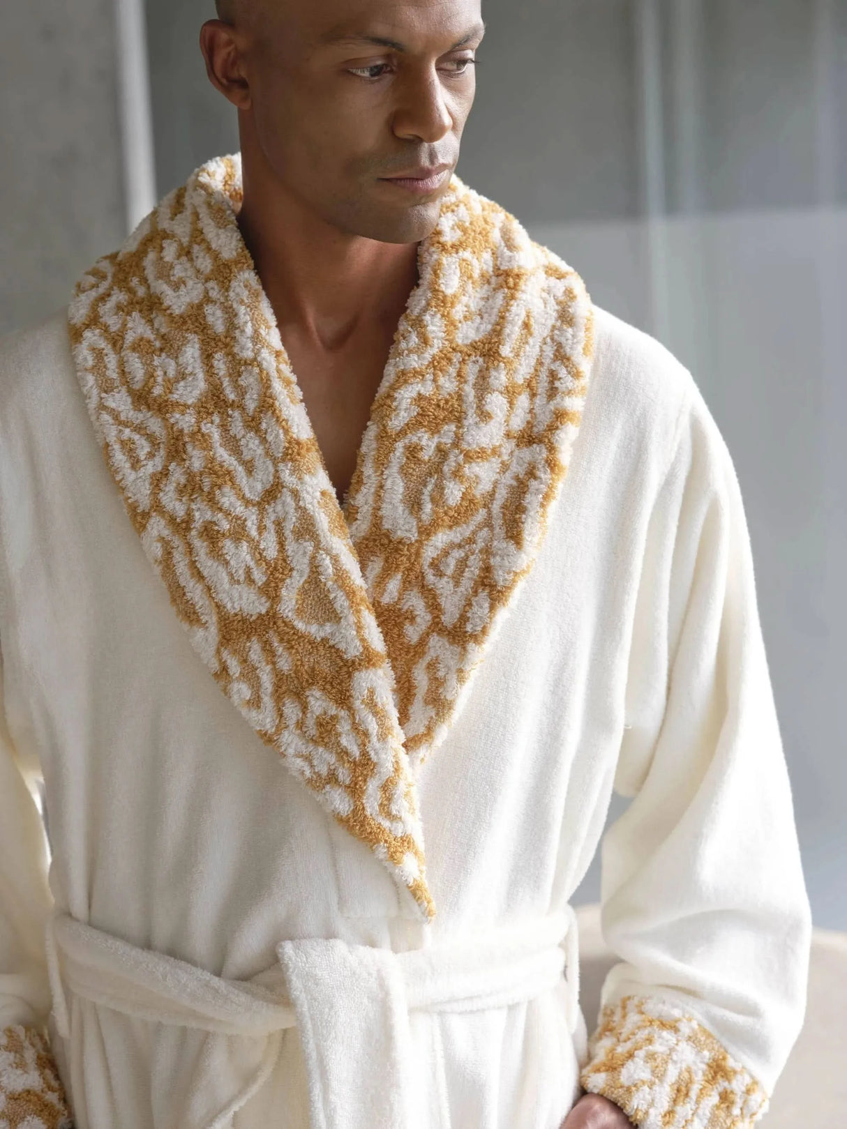 A&H Sauvage Robe in 840 Gold