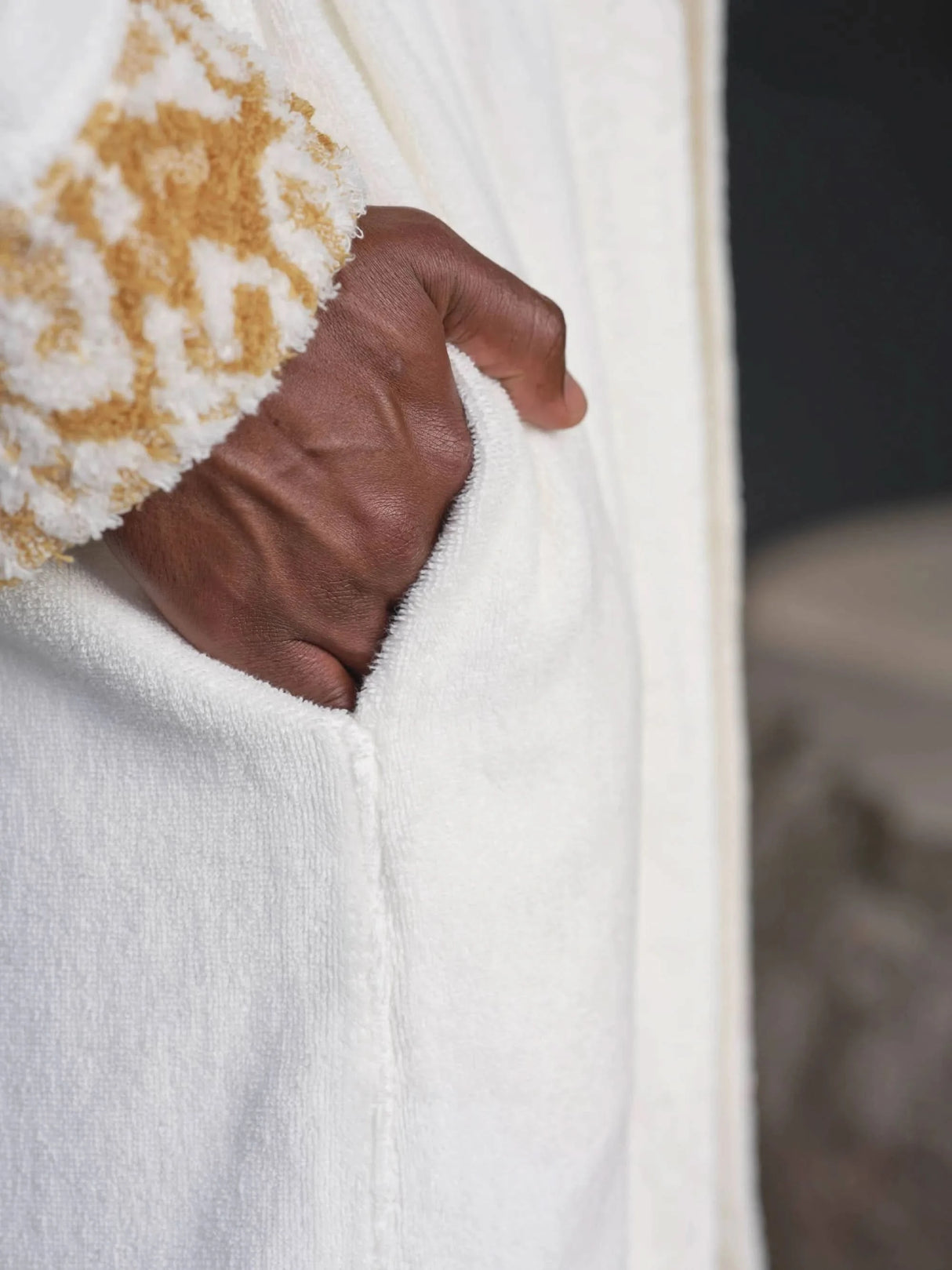 A&H Sauvage Robe in 840 Gold