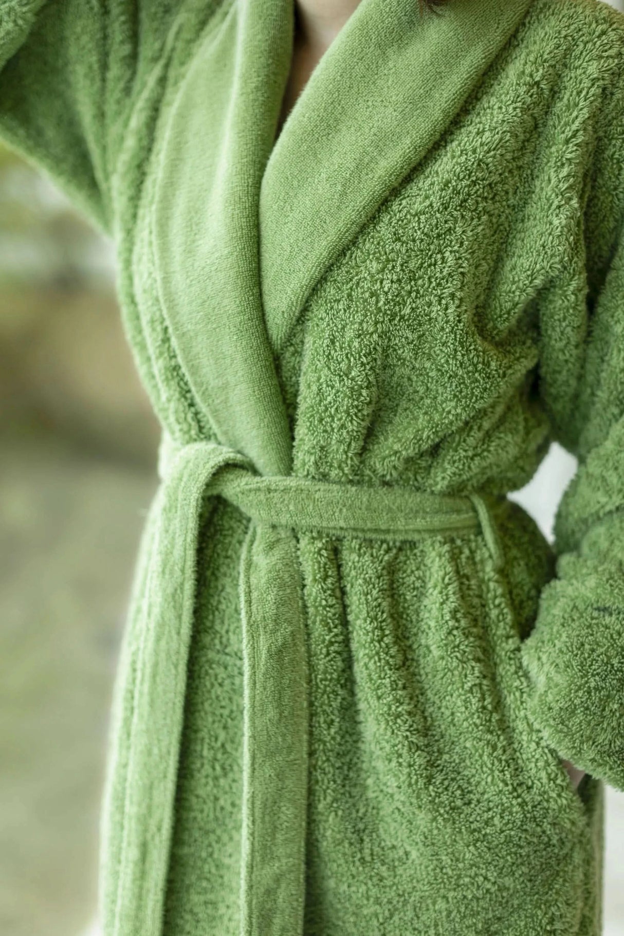 A&H Super Pile Robe in 205 Forest