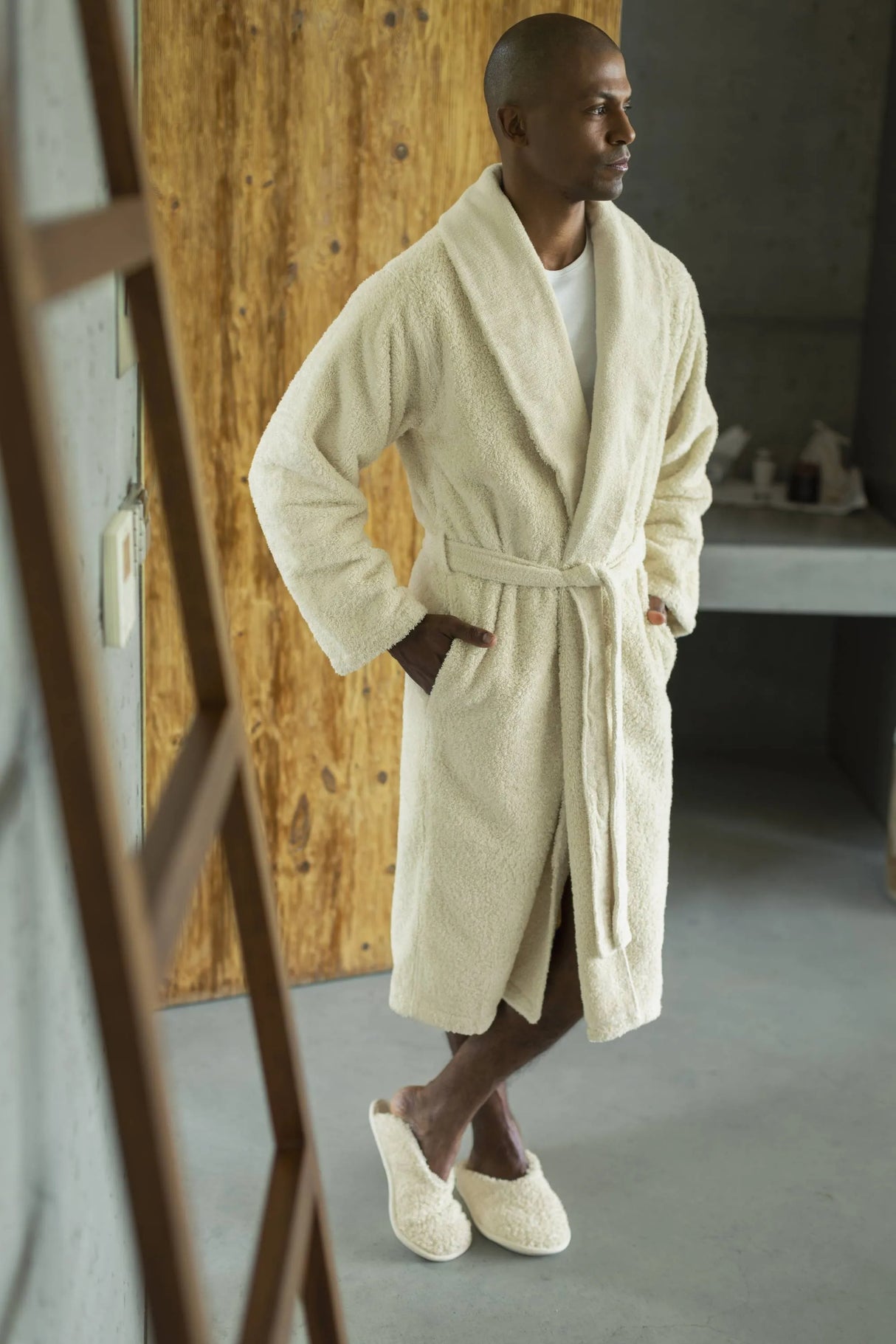A&H Super Pile Robe in 101 Ecru