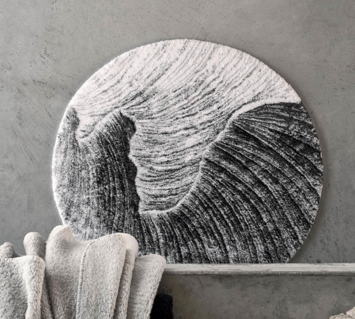 A&H Yoji Bath Rug in 900 Silver