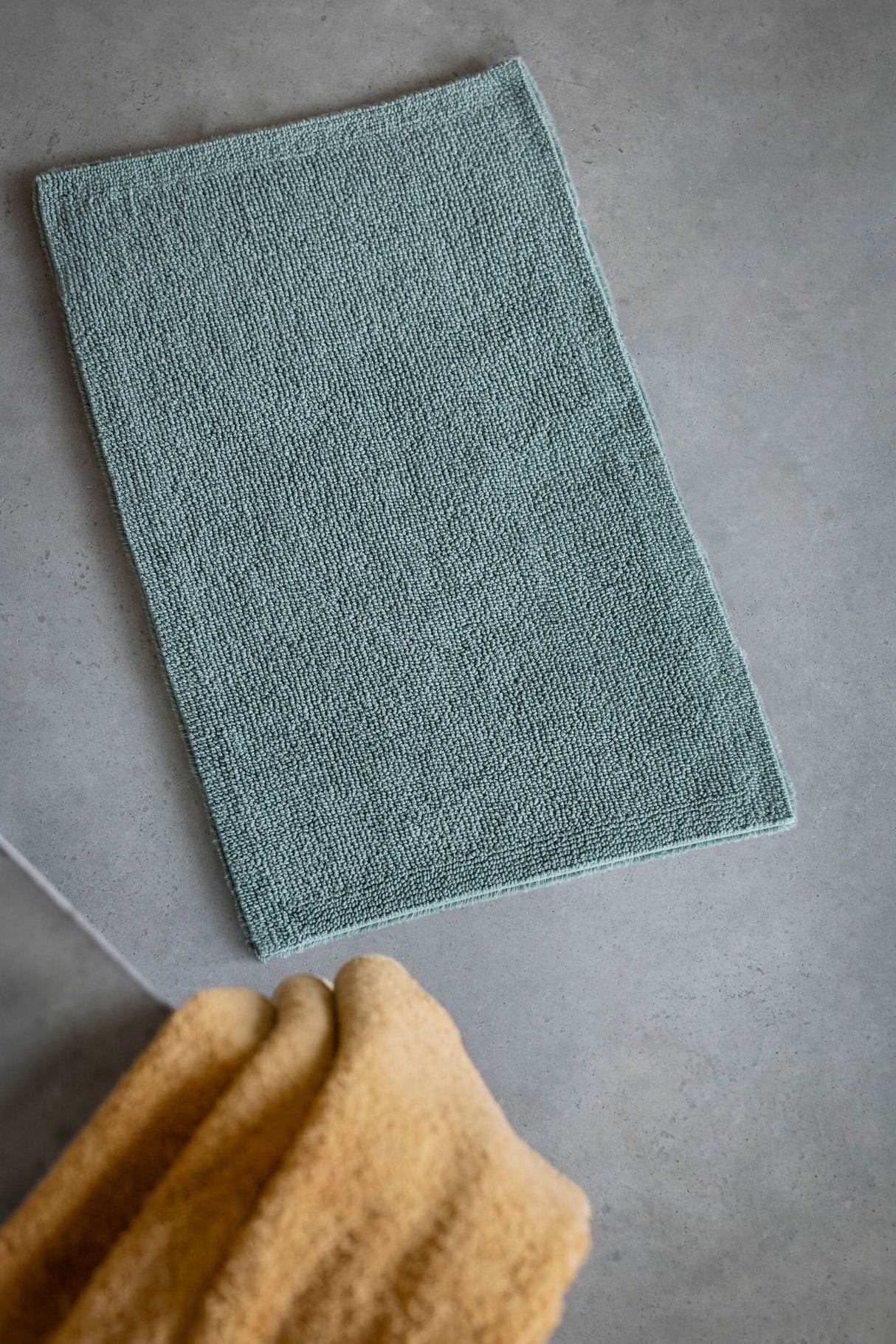Bay Bath Rug in 309 Atlantic