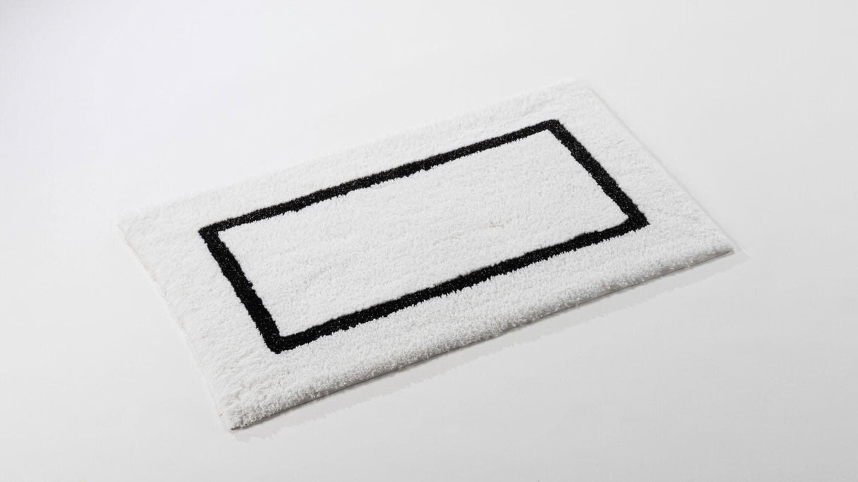 Karat Bath Rug in 990 Black