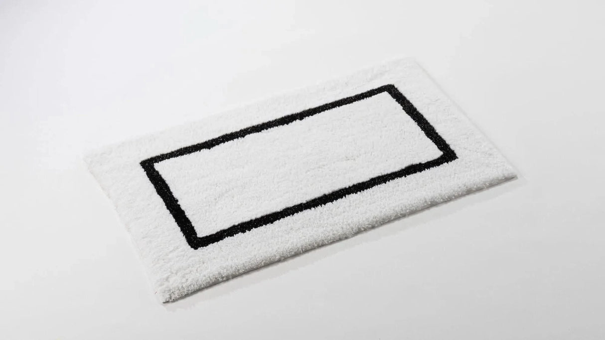 Karat Bath Rug in 990 Black
