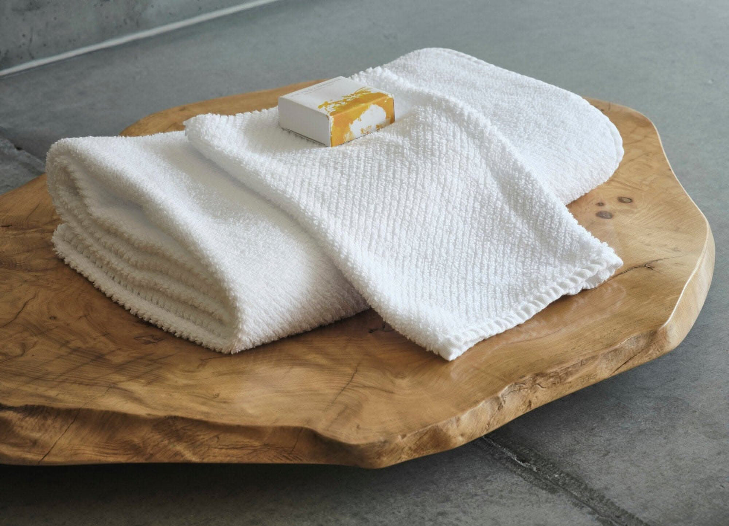 Abyss Twill Towels (wash mitt on top of a pool towel) in 100 White