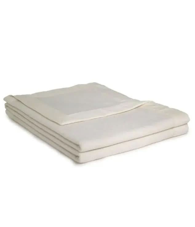 Cashmere blanket in Blanc. 100% Cashmere by Brun de Vian-Tiran