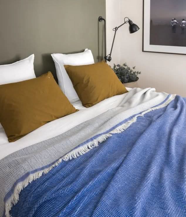 Lapis Lazuli Great Throw (260 x 260 cm)