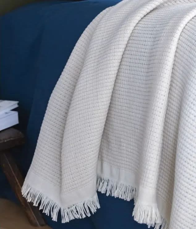 Lin (Linen) Great Throw (260 x260 cm) Closeup