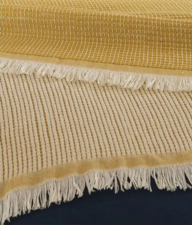 Myrrhe (Myrrh) Great Throw (260 x 260 cm) Closeup