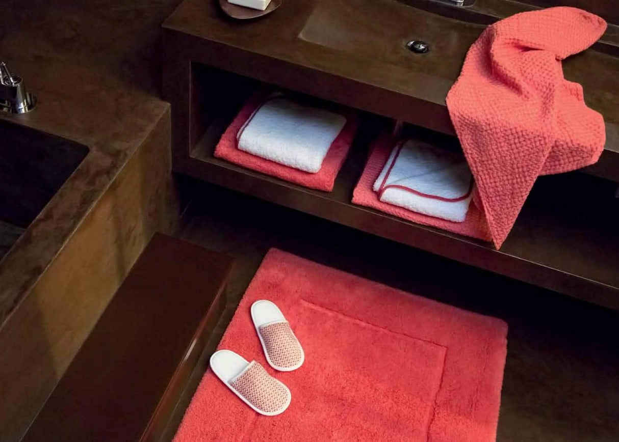 Must Bath Rug (31 x 63" | 80 x 160 cm)