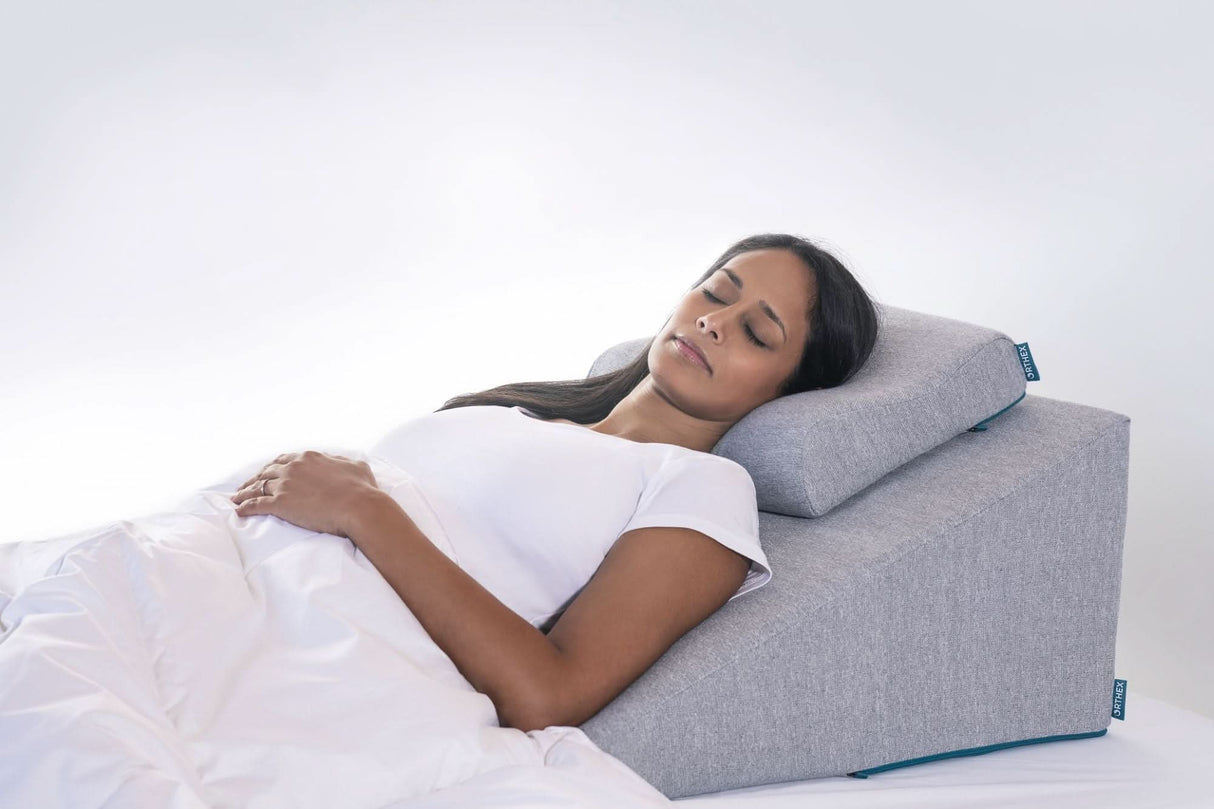 Symbia 23° is intended for back sleeping. Shown here with a Somnia 3.5" small contour pillow