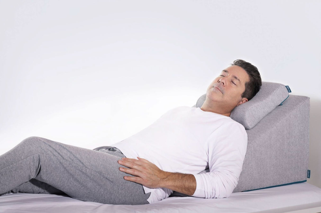 Symbia 30° is intended for back sleeping. Shown here with a Somnia 3.5" small contour pillow