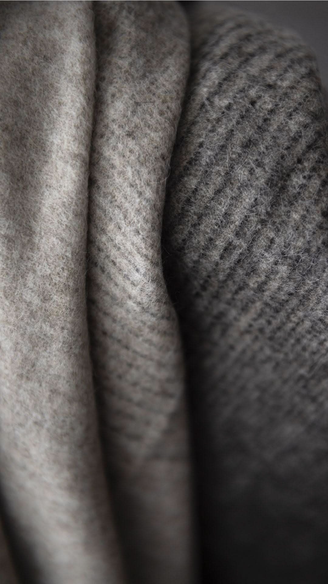 St Genève Aria Throw in Crimini gradient colourway