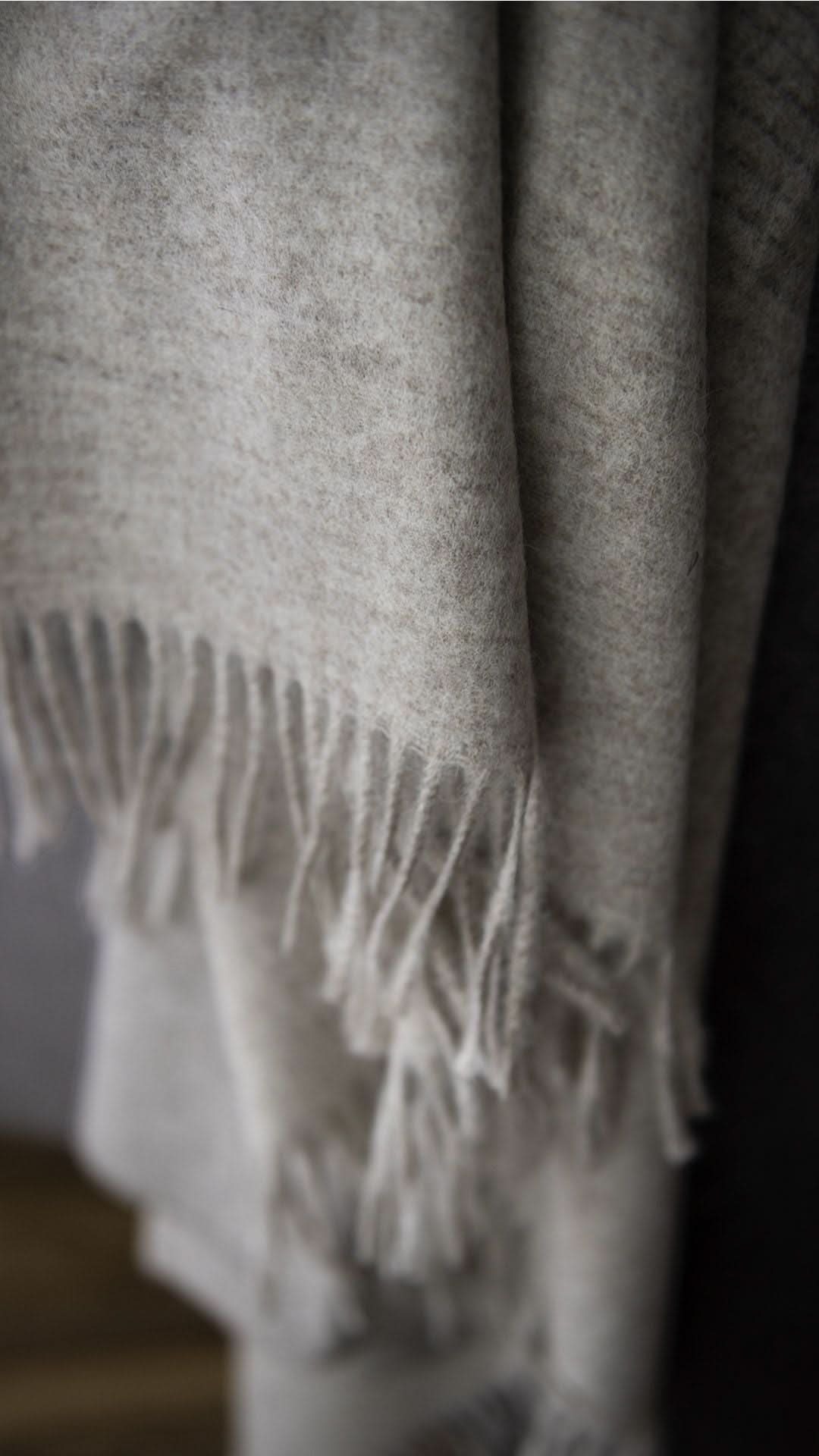St Genève Aria Throw in Crimini gradient colourway