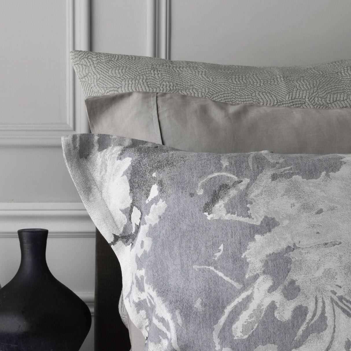 St Genève Blossom Duvet Cover in Moonlight colourway