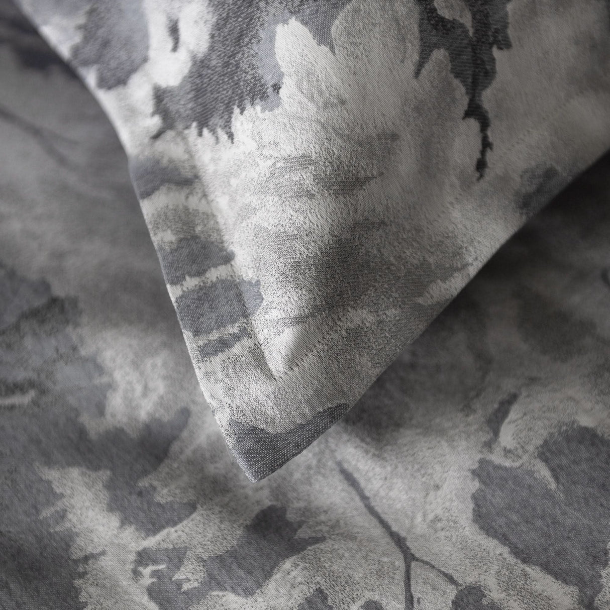 St Genève Blossom Duvet Cover in Moonlight colourway
