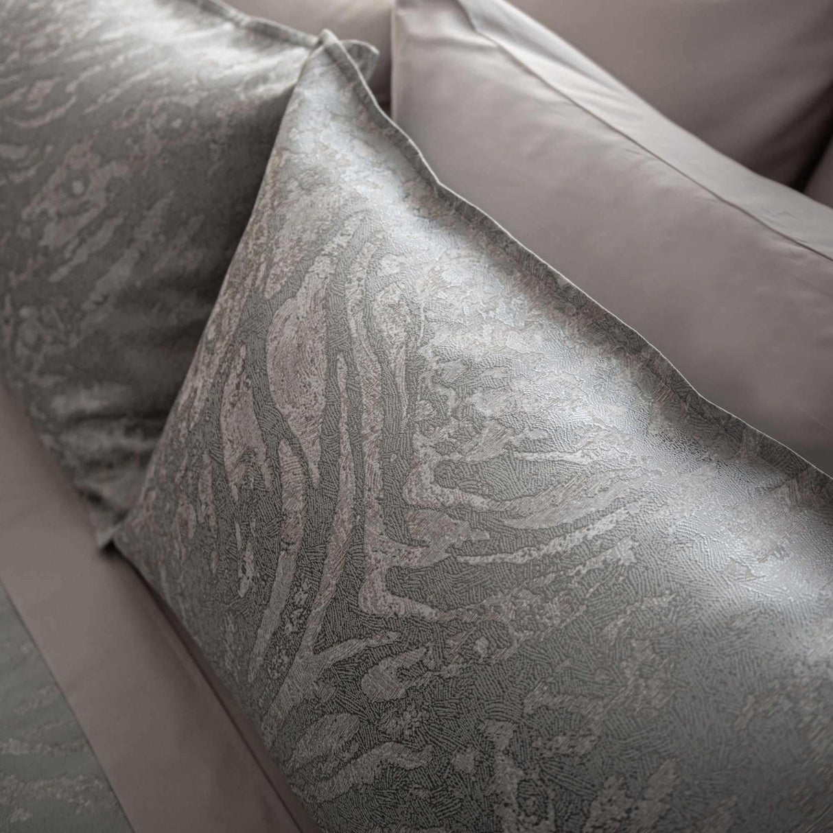 Contessa bedding in Sterling