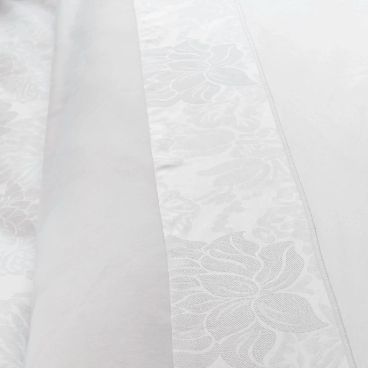 St Genève Eterna in Fiori - flat sheet w/ 4" Fiori cuff and Capri 100 White solid
