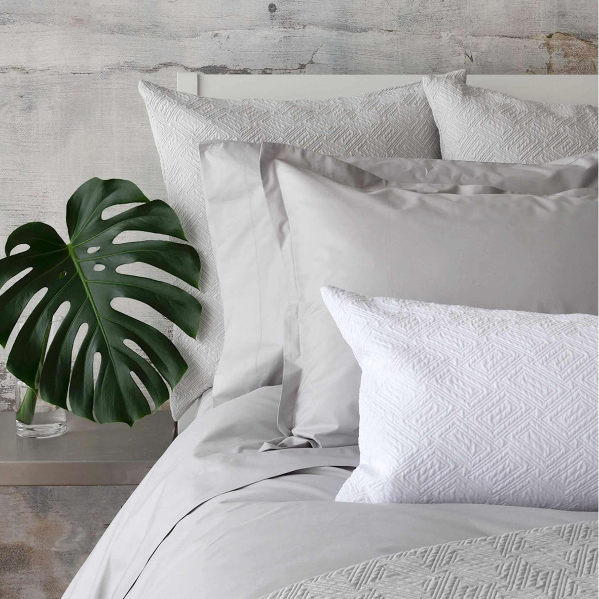 Hotel Roma in Smoke - Shown with Scala Matelassé