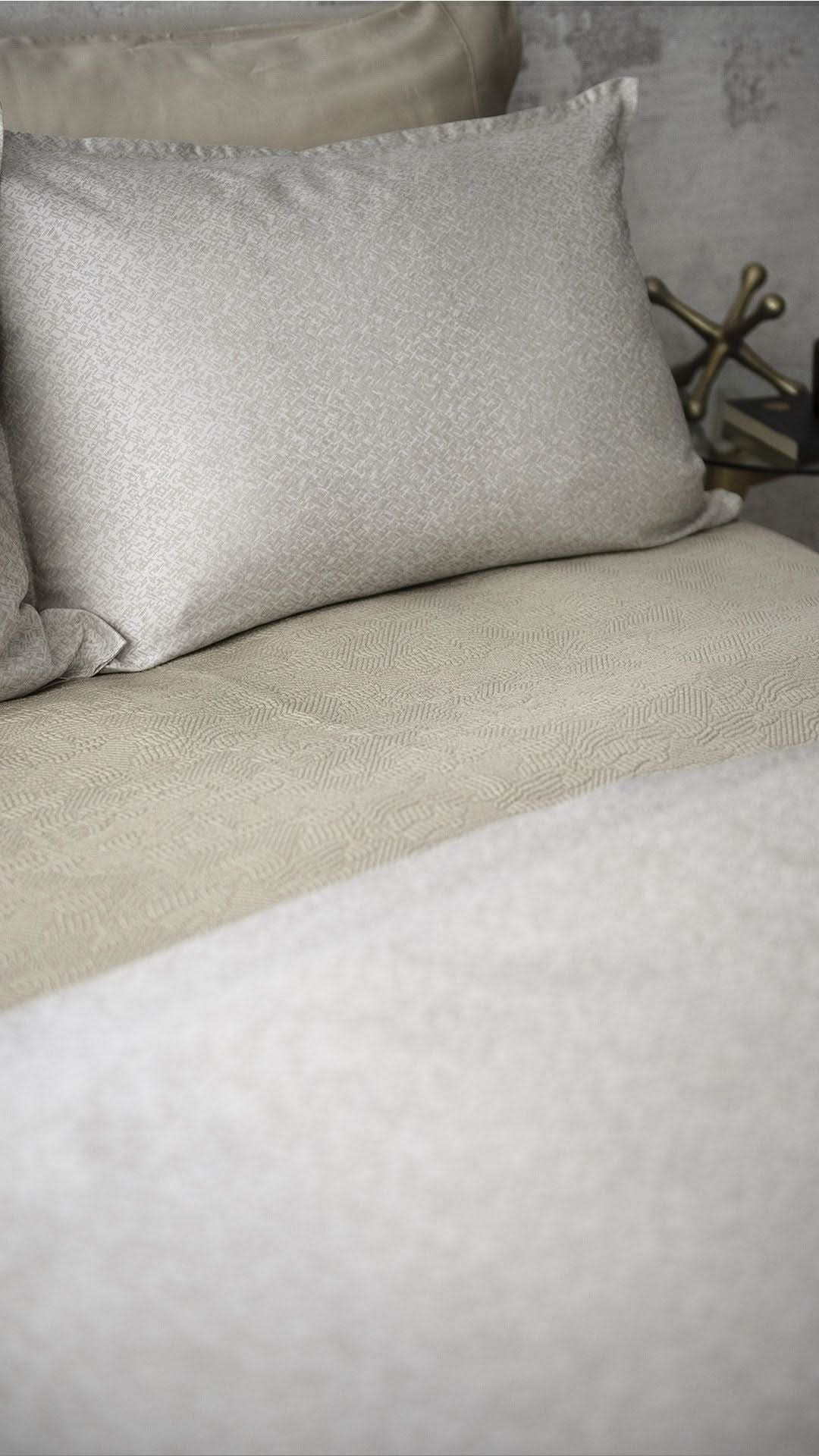 St Genève Rio Duvet Cover in Pearl colourway