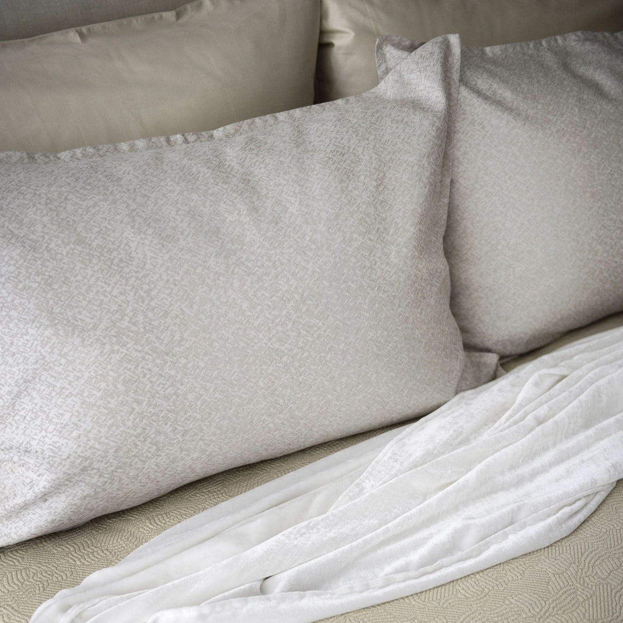 St Genève Rio Duvet Cover in Pearl colourway