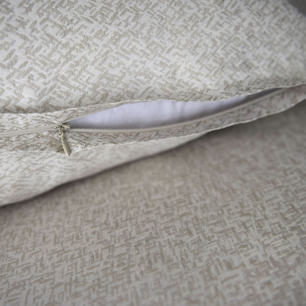 St Genève Rio Duvet Cover in Pearl colourway