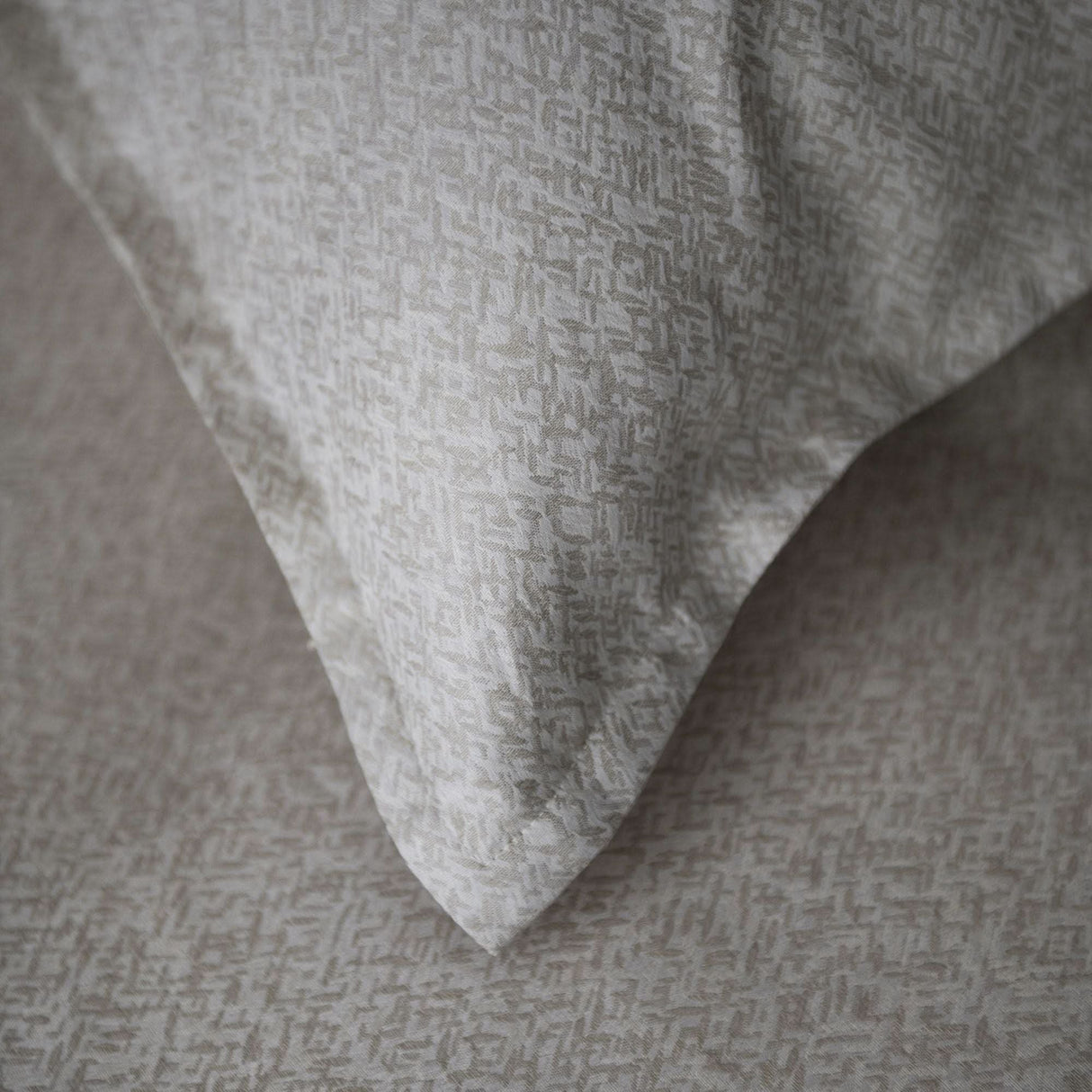 St Genève Rio Duvet Cover in Pearl colourway