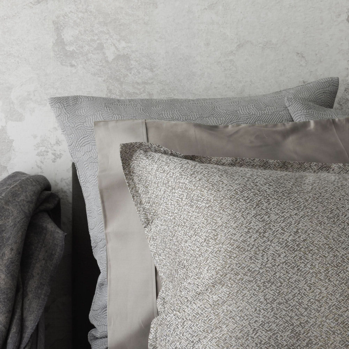 St Genève Rio Duvet Cover in Walnut colourway