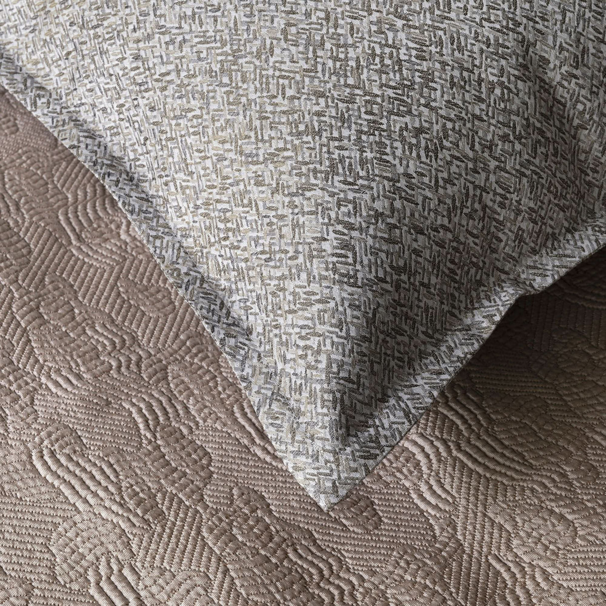 St Genève Rio Duvet Cover in Walnut colourway