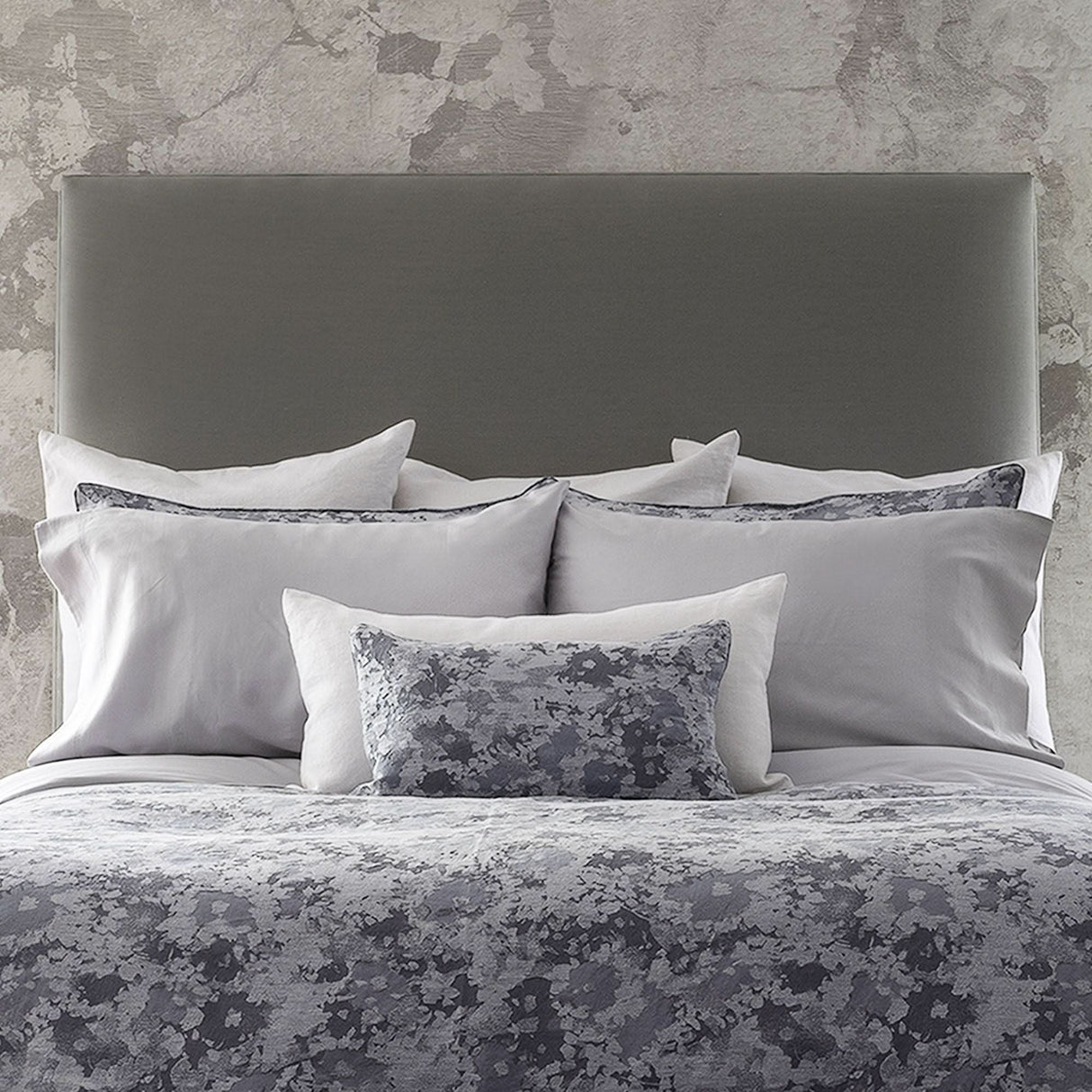 St Genève Sakura Duvet Cover in Moonlight colourway